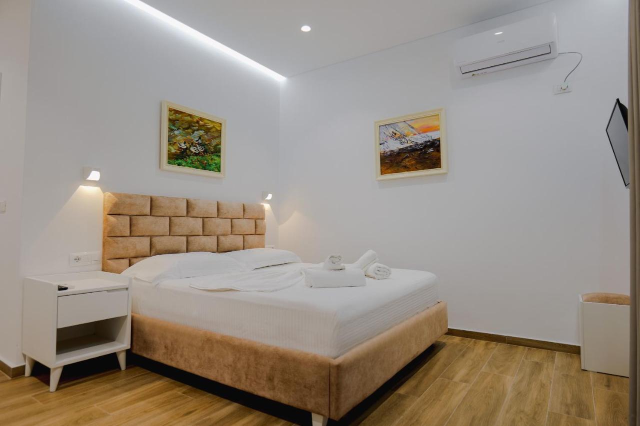 Vila Jon'A Sarande Exterior photo