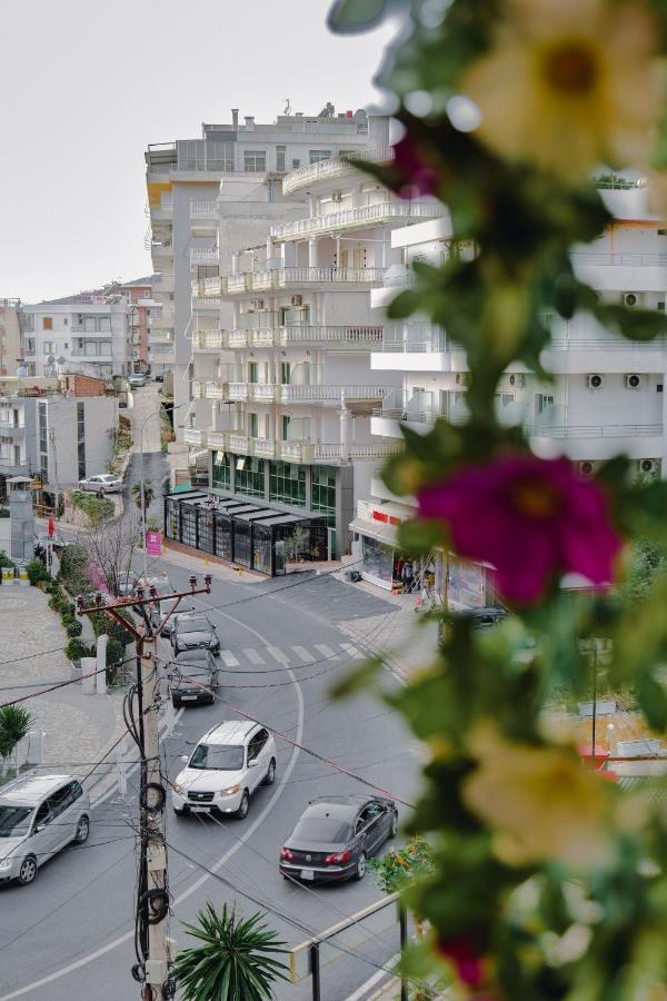 Vila Jon'A Sarande Exterior photo